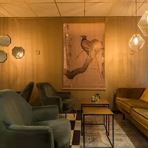 Otel New West ***